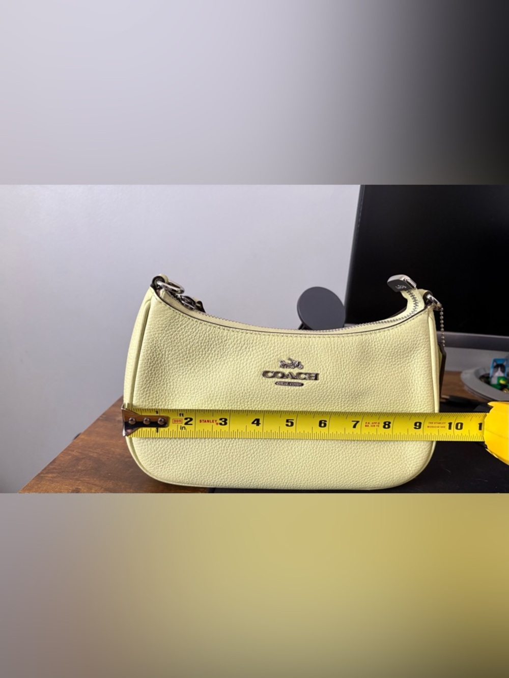 Coach standard Teri Lime Bag - Picture 4 of 4